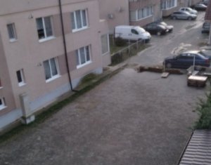 Apartment 3 rooms for sale in Floresti