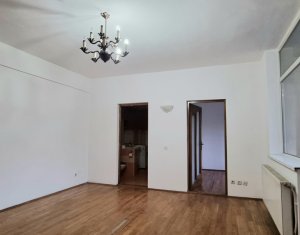 Apartament spatios, zona Piata Cipariu, cu garaj subteran