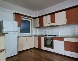 Apartament spatios, zona Piata Cipariu, cu garaj subteran