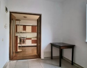 Apartament spatios, zona Piata Cipariu, cu garaj subteran
