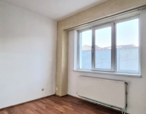 Apartament spatios, zona Piata Cipariu, cu garaj subteran