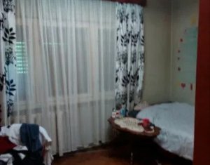 Apartament cu 3 camere, decomandat, 65 mp, P din 4 etaje, in Manastur