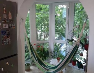 Apartament 2 camere semidecomandat, 2 balcoane, parcare Zorilor, zona  Meteor