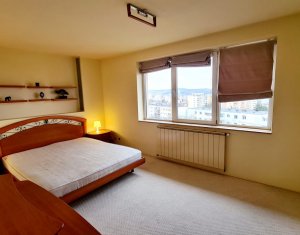 Appartement 4 chambres à vendre dans Cluj-napoca, zone Manastur