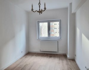 Apartament la etaj intermediar, zona Piata Flora