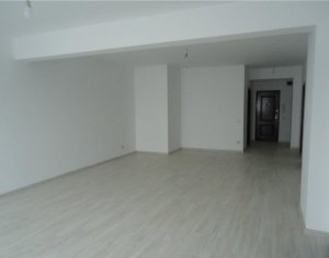 Apartament 3 camere, 98 mp, terasa 13 mp, finisat, parcare, Centru