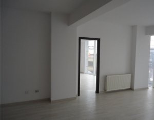 Apartament 3 camere, 98 mp, terasa 13 mp, finisat, parcare, Centru