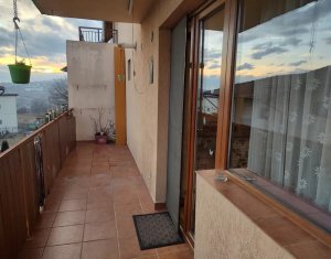 De vanzare apartament cu 2 camere, 2 balcoane