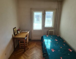 Apartament 3 camere, zona Kaufland, etaj 1, luminos, balcon 18 mp !