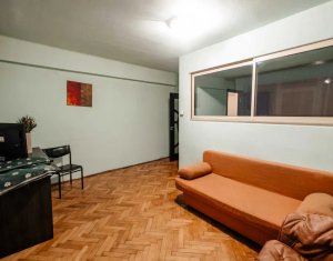 Apartament 2 camere decomandate, zona centrala