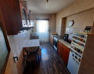 Apartament 3 camere, 63 mp, balcon, cartier Zorilor