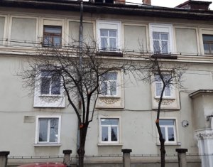 Apartament cu 2 camere, decomandat, etaj 1, Centru-Dorobantilor