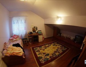 Apartament cu 4 camere la mansarda in Manastur zona Colina