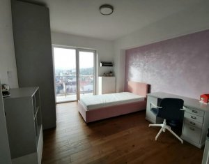 Apartament cu terasa generoasa si cu priveliste asupra orasului