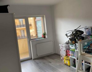 Apartament 2 camere decomandate Floresti cu balcon si parcare 