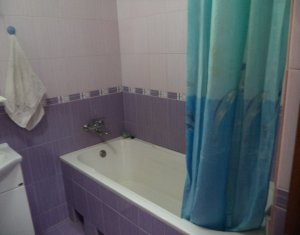 Vindem apartament cu terasa, 2 camere, etaj intermediar, strada Porii, Floresti