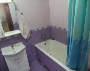 Vindem apartament cu terasa, 2 camere, etaj intermediar, strada Porii, Floresti