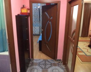 Vindem apartament cu terasa, 2 camere, etaj intermediar, strada Porii, Floresti