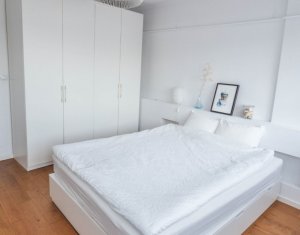 Apartament cu 3 camere si o priveliste de vis, in P-ta Mihai Viteazu