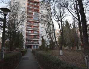 Apartament cu 3 camere et.1  zona Plopilor la 3 statii de Centru Cluj