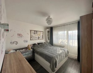 Apartament cu 3 camere spatios la cheie zona Intre Lacuri