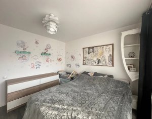 Apartament cu 3 camere spatios la cheie zona Intre Lacuri