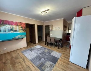 Apartament 3 camere in zona linistita, bloc tip vila