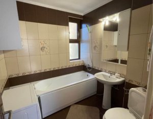 Apartament 3 camere in zona linistita, bloc tip vila