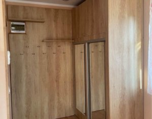 Apartament 3 camere in zona linistita, bloc tip vila
