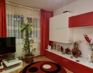 Apartament la etaj intermediar, zona Minerva