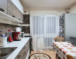 Apartament la etaj intermediar, zona Minerva