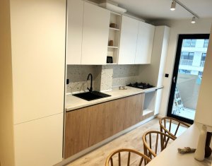 Apartament 3 camere, situat in Floresti, zona Eroilor