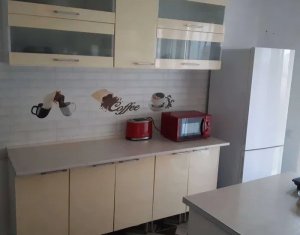 Apartment 4 rooms for sale in Floresti