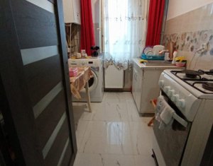 Apartament cu 3 camere et 3 din 4, zona Big Manastur