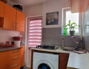 Apartament in vila, zona strada Oasului