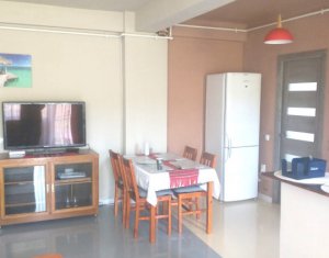 Apartament cu parcare, zona linistita, Floresti