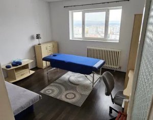 Sale apartment 4 rooms in Cluj-napoca, zone Manastur