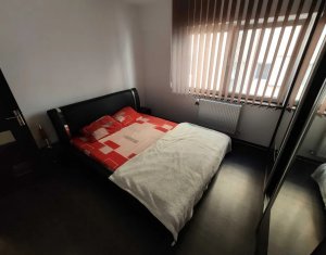 Apartament cu 2 camere decomandate, zona Vivo