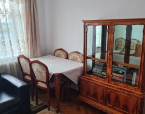 Apartament cu 3 camere, etaj 3, zona Gruia