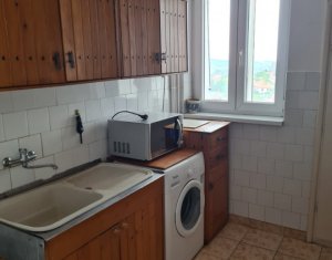 Apartament cu 3 camere, etaj 3, zona Gruia