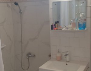 Apartament cu 3 camere, etaj 3, zona Gruia