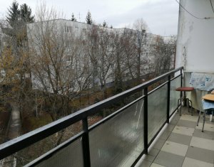 Apartment 4 rooms for sale in Cluj-napoca, zone Manastur