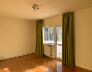 Apartament 4 camere, etaj 1, garaj, Plopilor! 