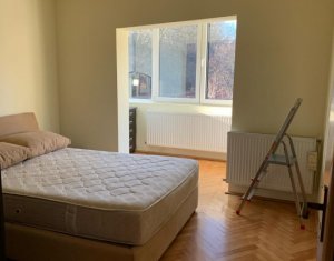 Apartament 4 camere, etaj 1, garaj, Plopilor! 