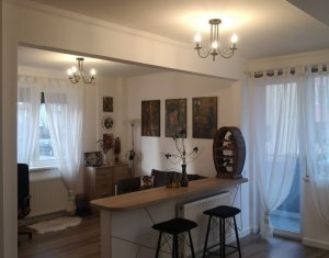 Sale apartment 2 rooms in Floresti