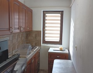 Apartament de vanzare 2 camere, mobilat si utilat, zona Piata Flora