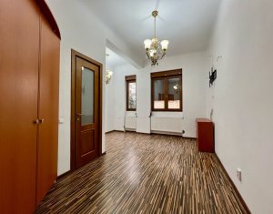 Pozitie excelenta, apartament 4 camere, ultracentral, Piata Muzeului