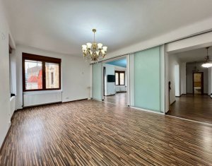 Pozitie excelenta, apartament 4 camere, ultracentral, Piata Muzeului