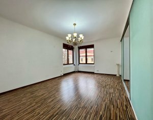 Pozitie excelenta, apartament 4 camere, ultracentral, Piata Muzeului