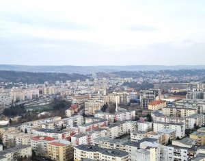 Sale apartment 3 rooms in Cluj-napoca, zone Manastur